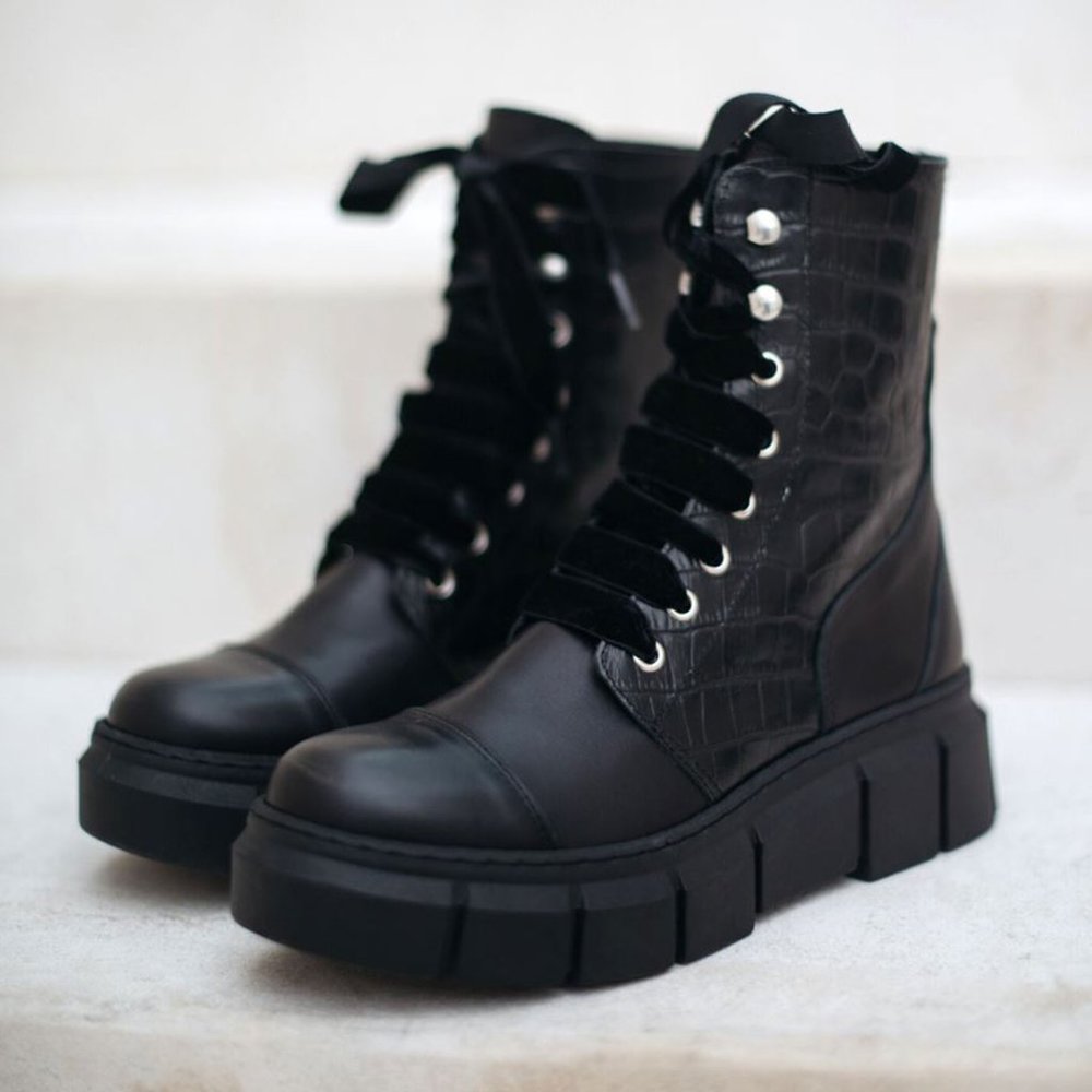 Alohas Can Can Black Leather Croco Combat Boots 8.5